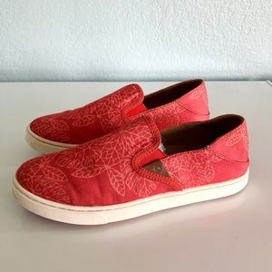 OluKai Pow Wow Red Sneakers Women’s Sz 8.5 Slip On Shoes